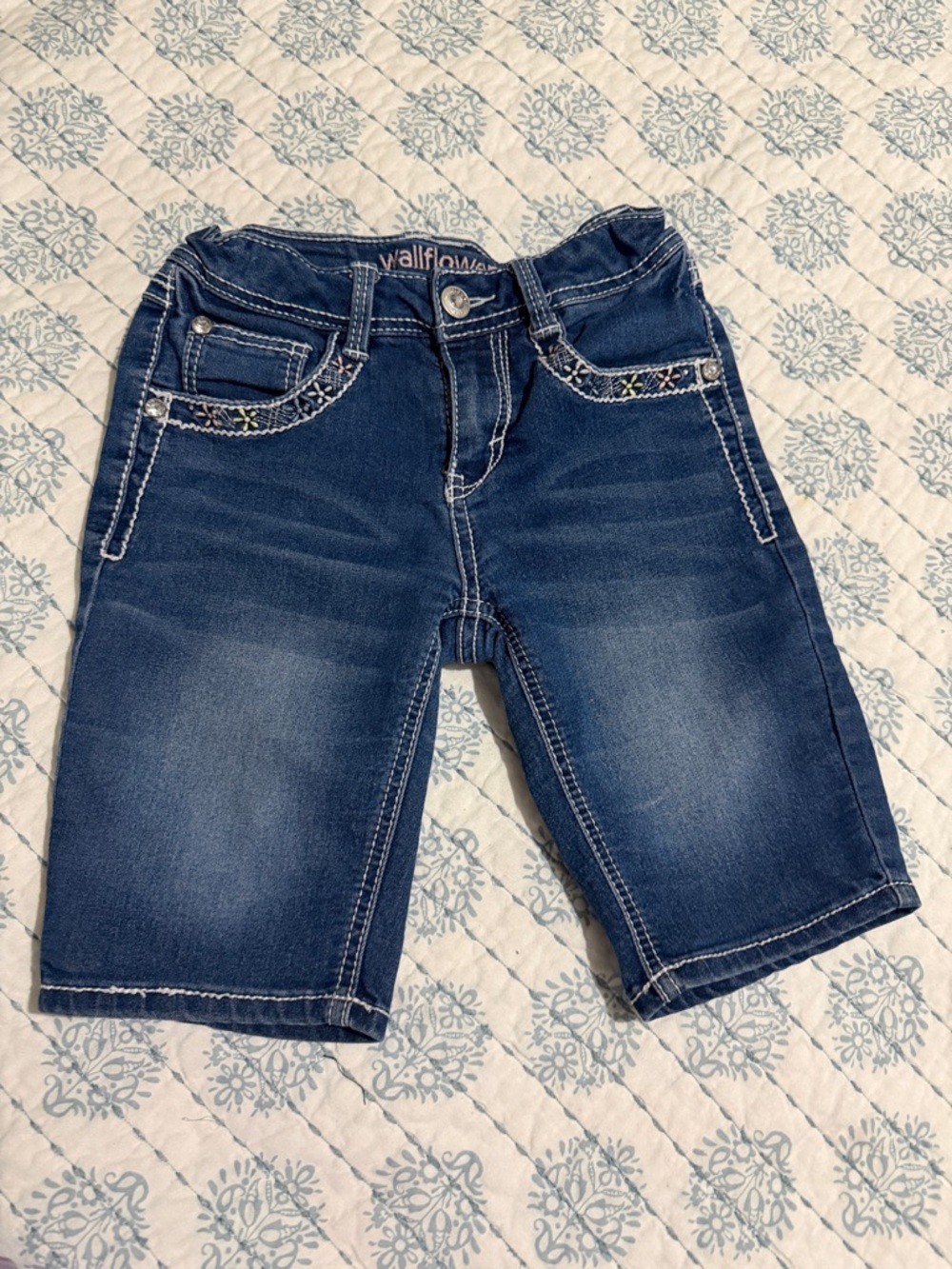 Wallflower little girls embroidered shorts with Bling super cute!! Size 10